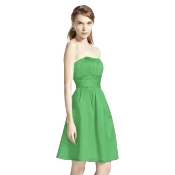 David’s Bridal Special Occasion Formal Dress. Kelly Green Strapless. Siz… - Picture 1 of 8
